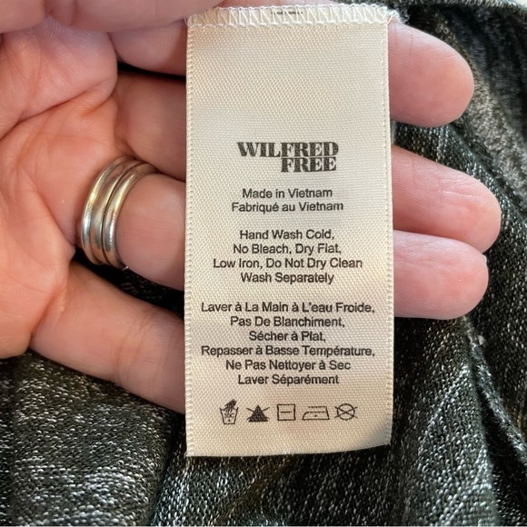 Aritzia Wilfred Free Devinette Marled Green V Neck Lightweight Knit Top Sz SM - Picture 10 of 12